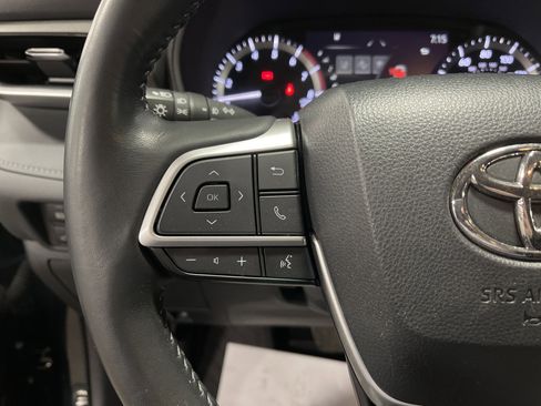 Used 2023 Toyota Highlander LE image 18