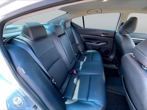 Used 2024 Nissan Altima 2.5 SR FWD image 18