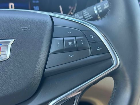 Used 2018 Cadillac XT5 AWD image 20