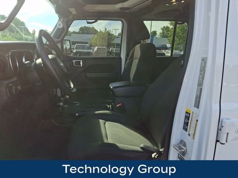 Used 2021 Jeep Gladiator Sport AWD/4WD image 2