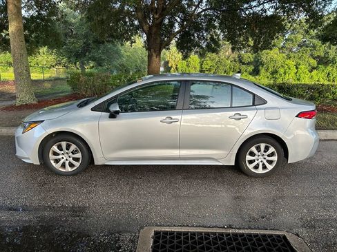 Certified 2025 Toyota Corolla LE FWD image 3