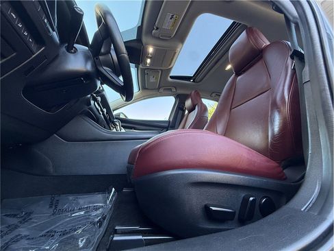 Used 2022 MAZDA MAZDA3 s FWD image 15
