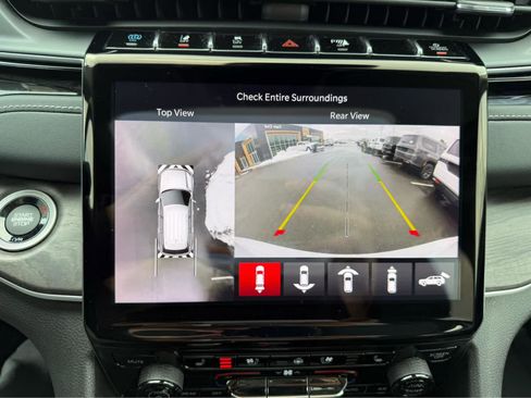 Used 2023 Jeep Grand Cherokee 30th Anniversary AWD/4WD image 18