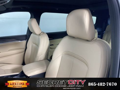 New 2025 Jeep Grand Cherokee L Limited w/ Trailer Tow Package image 10