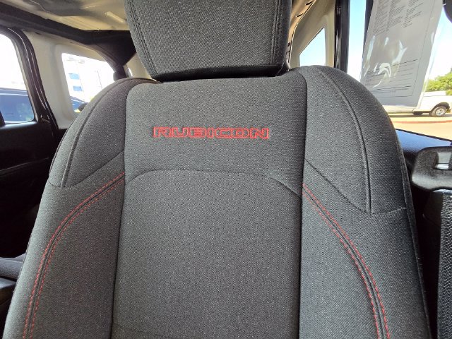 Certified 2025 Jeep Wrangler Unlimited Rubicon w/ Convenience Group AWD/4WD image 19
