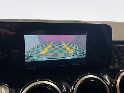 Certified 2021 Mercedes-Benz GLB 250 4MATIC image 27