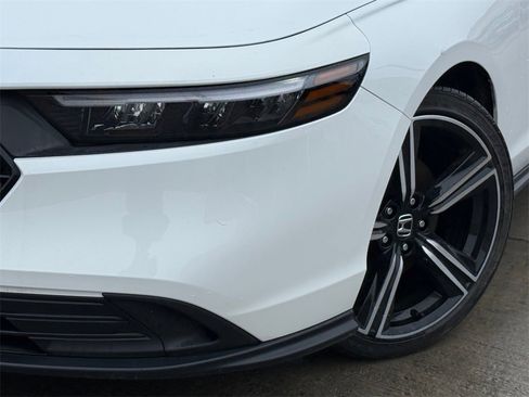 Used 2024 Honda Accord Sport image 2