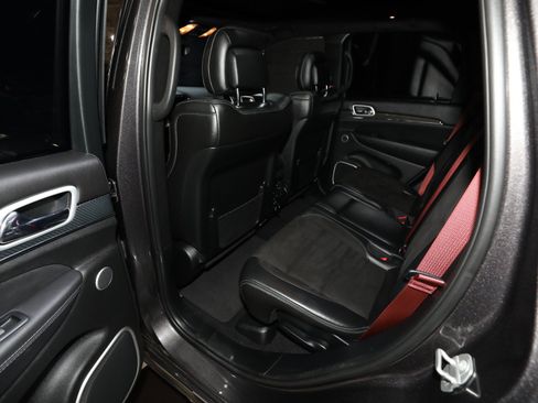 Used 2019 Jeep Grand Cherokee SRT AWD/4WD image 4
