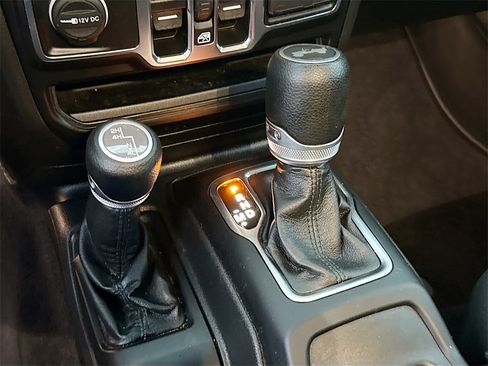 Used 2021 Jeep Wrangler Unlimited Willys image 17