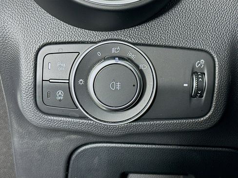 Used 2023 Alfa Romeo Stelvio Sprint image 17