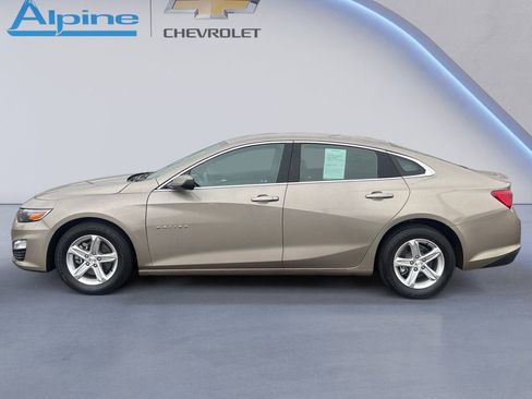 Used 2023 Chevrolet Malibu LT image 2