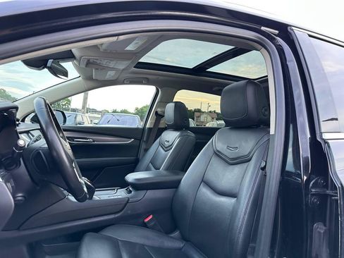 Used 2019 Cadillac XT5 Premium Luxury AWD/4WD image 17