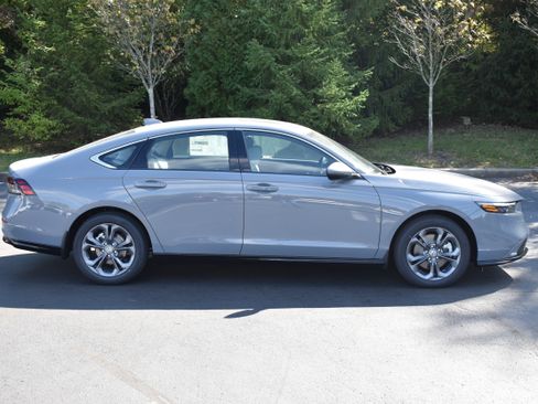 New 2025 Honda Accord EX-L image 9