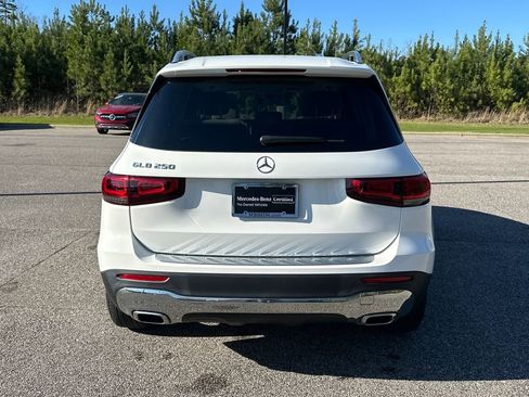 Used 2023 Mercedes-Benz GLB 250 image 11