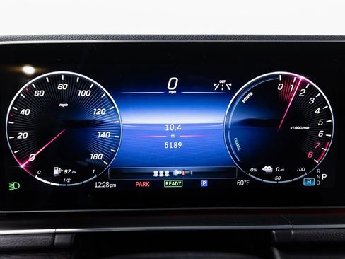 Certified 2025 Mercedes-Benz GLE 450e 4MATIC w/ AMG Line Interior image 13