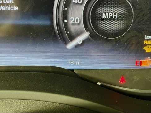 New 2026 RAM 2500 Laramie AWD/4WD image 12