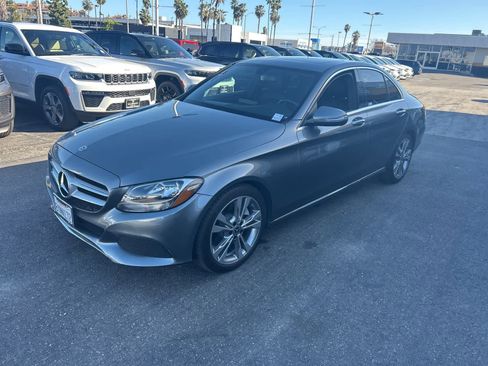 Used 2018 Mercedes-Benz C 300 Sedan image 2
