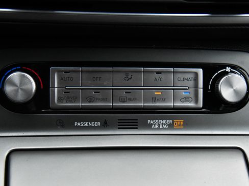 Used 2023 Hyundai Kona Limited image 25