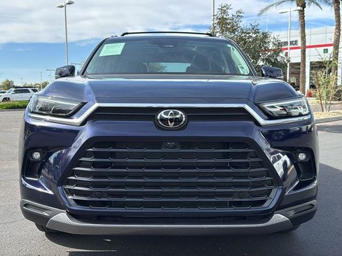 Used 2025 Toyota Grand Highlander FWD image 2