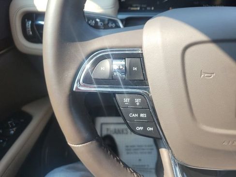 Used 2023 Lincoln Nautilus Reserve AWD/4WD image 33
