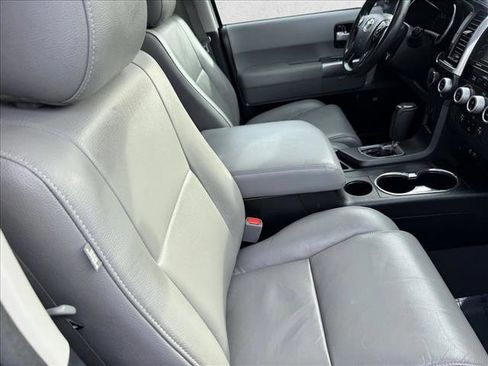Used 2020 Toyota Sequoia Limited w/ Safety & Convenience Package image 21