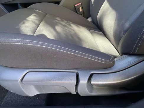 Used 2025 Nissan Rogue S image 13