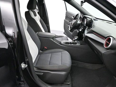 Used 2024 Chevrolet Trax RS w/ Driver Confidence Package FWD image 27