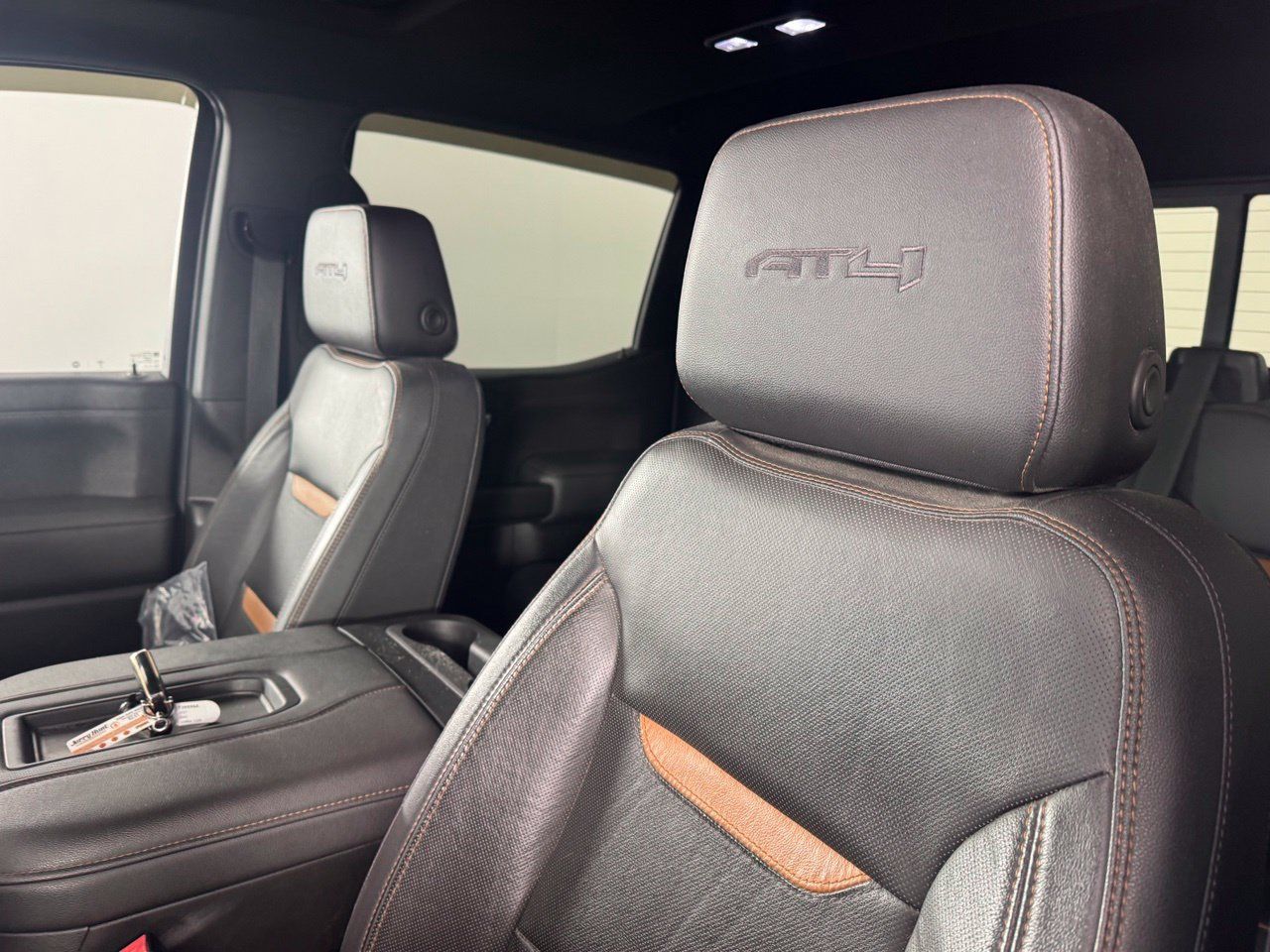 Used 2021 GMC Sierra 1500 AT4 w/ AT4 Premium Package AWD/4WD image 10