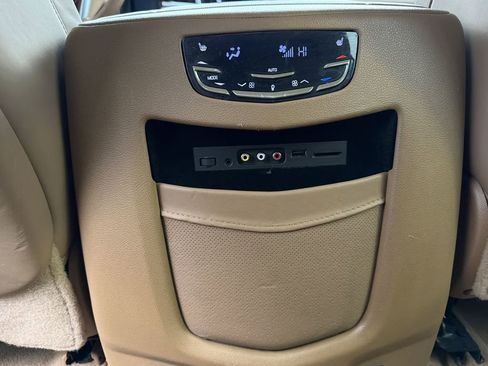 Used 2016 Cadillac Escalade Platinum image 21