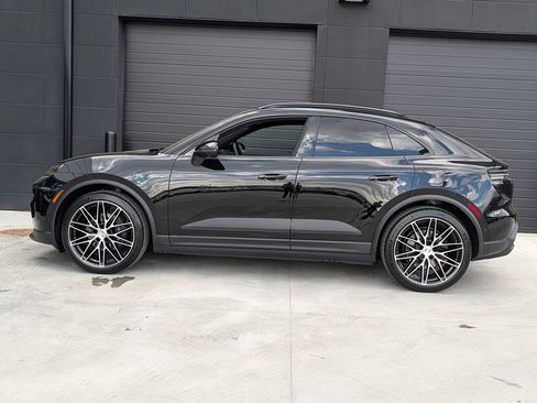 New 2026 Porsche Macan Electric image 2