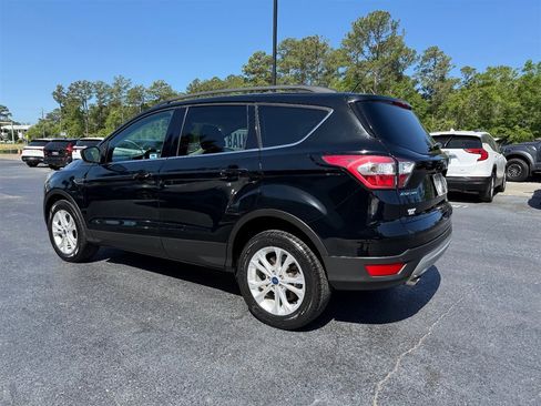 Used 2017 Ford Escape SE w/ Equipment Group 201A image 5