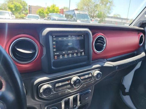 Used 2021 Jeep Wrangler Rubicon AWD/4WD image 31