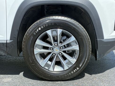 Used 2026 Chevrolet Equinox LT FWD image 6