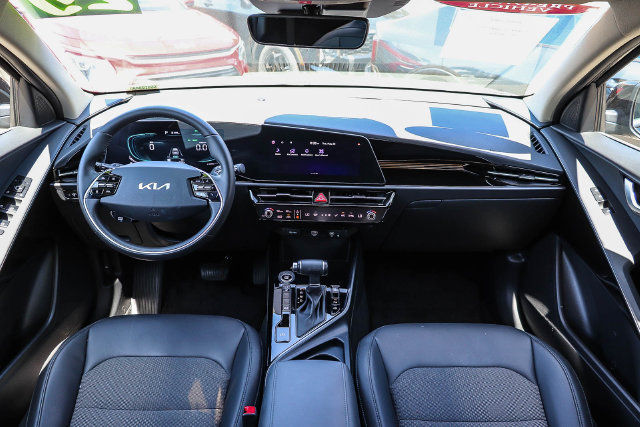Certified 2025 Kia Niro EX FWD image 13