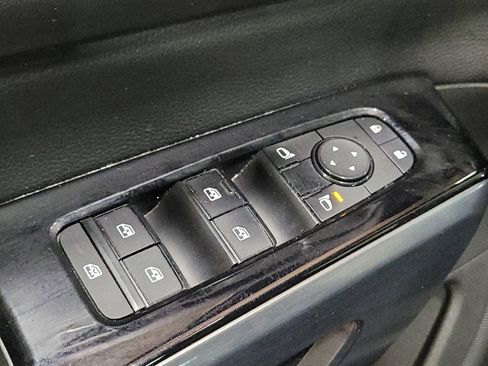 Used 2022 Nissan Pathfinder SL AWD/4WD image 27