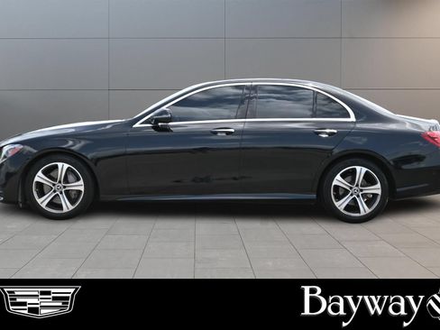 Used 2017 Mercedes-Benz E 300 image 5