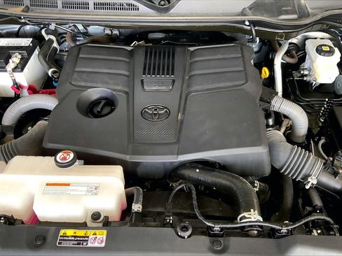 Used 2024 Toyota Tundra SR w/ SR Tow Package AWD/4WD image 32