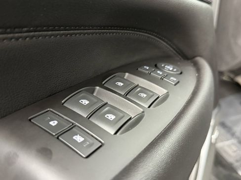 Used 2020 Cadillac Escalade Luxury w/ Escalade Sport Edition image 14