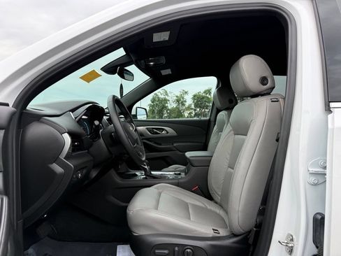 Used 2023 Chevrolet Traverse LT AWD/4WD image 29