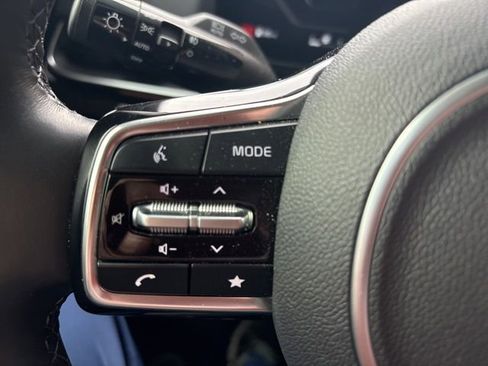 Used 2025 Kia Carnival SX Prestige FWD image 19