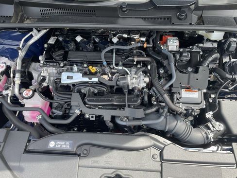 Used 2024 Toyota Prius XLE FWD image 10