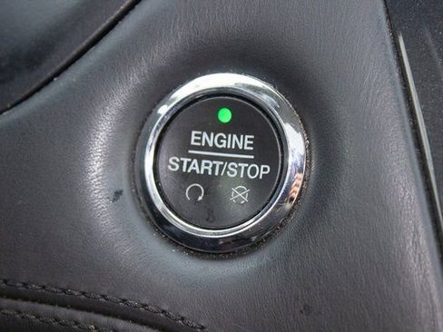 Used 2018 Ford Explorer Platinum image 30