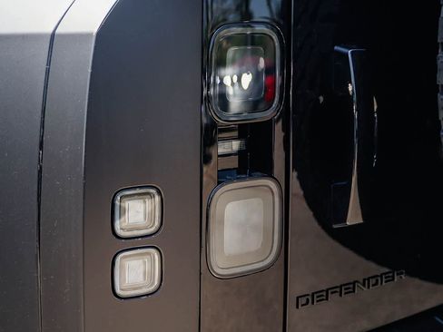 New 2026 Land Rover Defender 110 OCTA AWD/4WD image 7