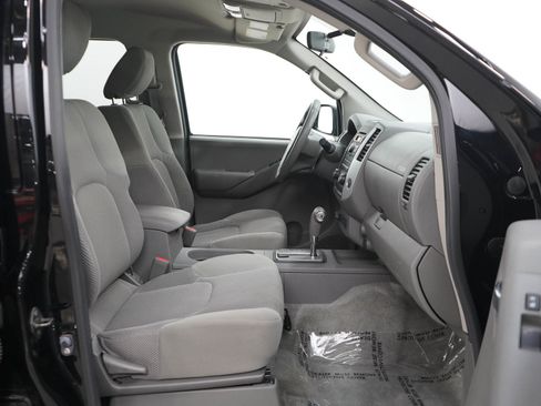 Used 2012 Nissan Frontier SV AWD/4WD image 11