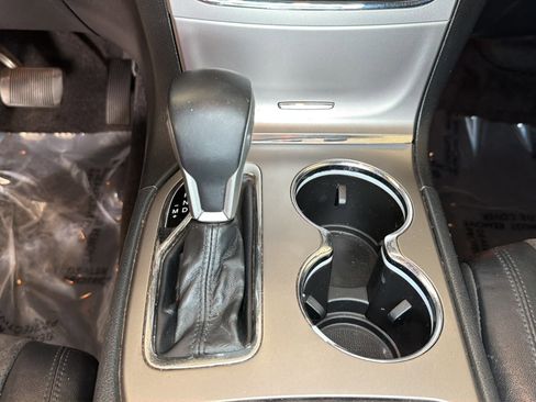 Used 2018 Jeep Grand Cherokee Altitude image 23