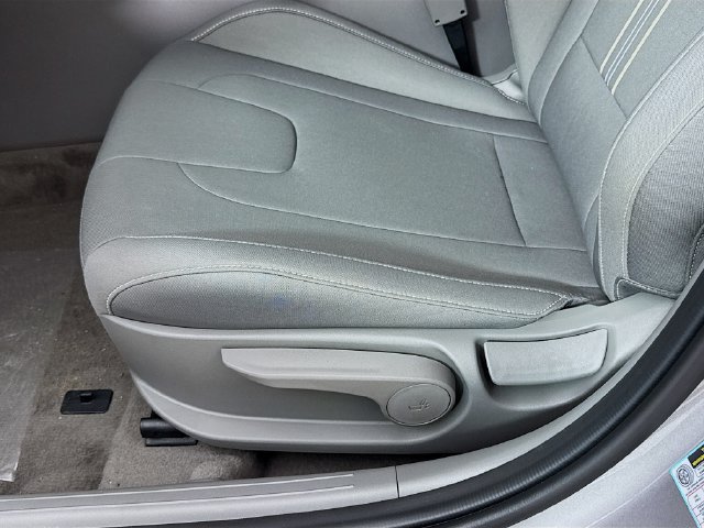 New 2025 Hyundai Elantra SEL FWD image 30