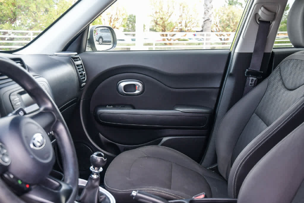 Used 2015 Kia Soul FWD image 18