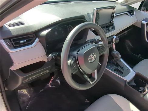Used 2020 Toyota RAV4 Limited image 10