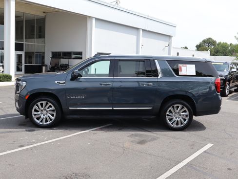 Used 2021 GMC Yukon XL SLT w/ SLT Premium Package AWD/4WD image 7