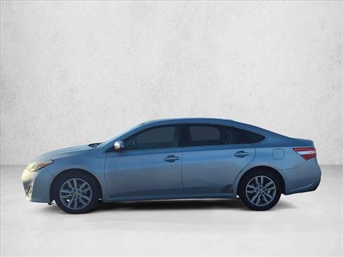Used 2015 Toyota Avalon XLE image 5